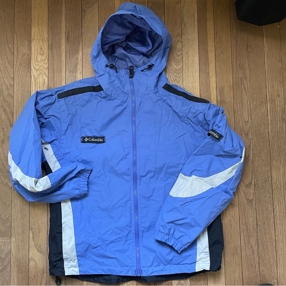 Columbia Jacket size women’s Large has a few stains see photos